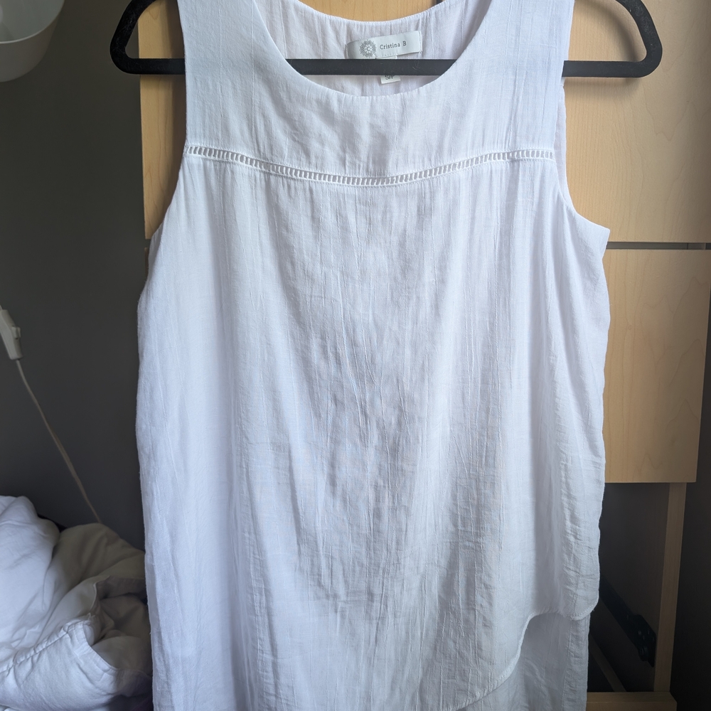 White Sleeveless Blouse - Picture 1 of 5